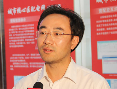 天津城南供電分公司運(yùn)維檢修部副主任周仁接受人民網(wǎng)天津視窗采訪。（攝影：崔新耀）