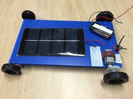 牽手紅旗 漢能太陽能汽車會更進(jìn)一步嗎？