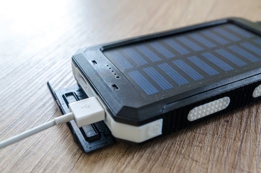 無線充電革命正悄悄萌芽 充電樁能否保其身？