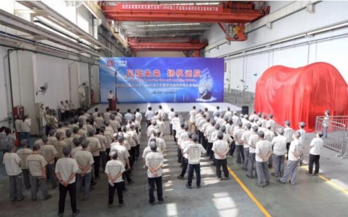 國內(nèi)最大功率海上半直驅(qū)永磁同步風(fēng)力發(fā)電機成功下線！