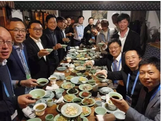 互聯(lián)網(wǎng)大佬的頂級飯局都吃啥？網(wǎng)友：看到了生態(tài)農(nóng)業(yè)的明天！