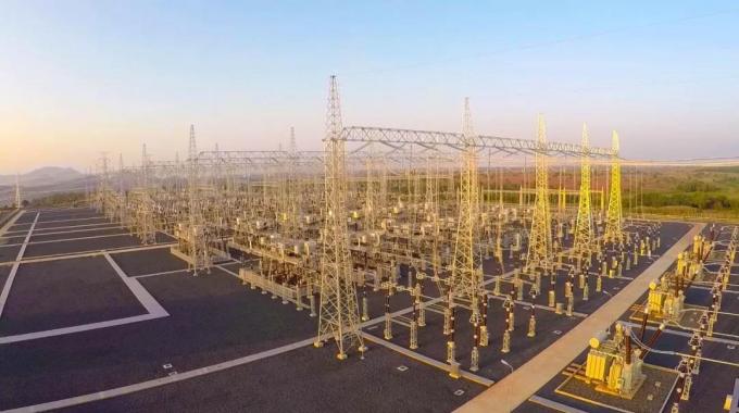 東部非洲輸電線路最長(zhǎng)、電壓等級(jí)最高、輸送容量最大的輸變電工程★ 埃塞俄比亞復(fù)興大壩水電送出500千伏輸變電工程★ 該工程包括新建2×620千米500千伏同塔雙回線路和總長(zhǎng)98千米的雙回400千伏輸電線路，是東  部非洲輸送距離最長(zhǎng)、電壓等級(jí)最高、輸送容量最大的輸變電工程。