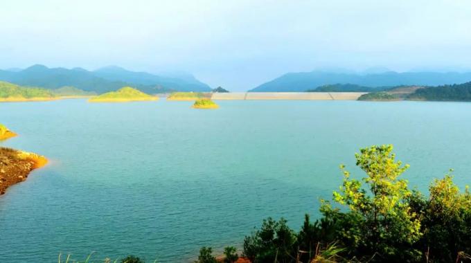 廣東惠州抽水蓄能電站（建成）  惠州抽水蓄能電站位于廣東省惠州市博羅縣，是廣東省內(nèi)興建的第二座大型抽水蓄能電站，是“西電東送”的必要配套工程。